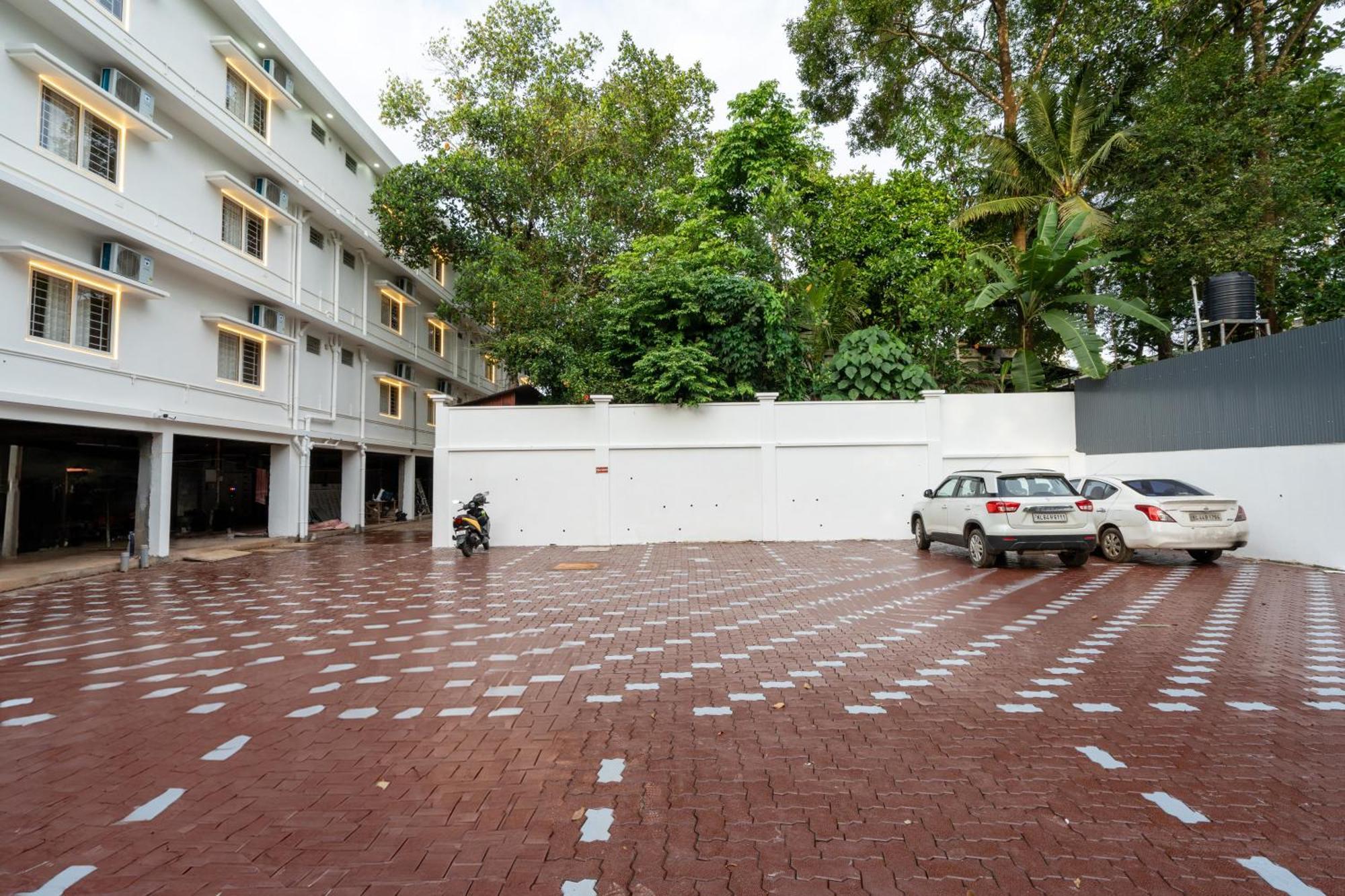 Cochin Airport Hotel Kochi Kültér fotó