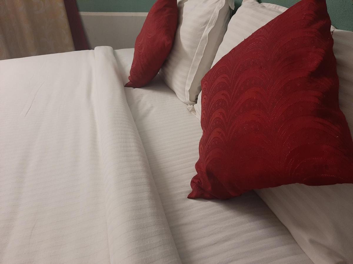 Cochin Airport Hotel Kochi Kültér fotó